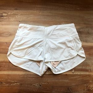 lululemon | speed up shorts 2.5” | white | size 2
